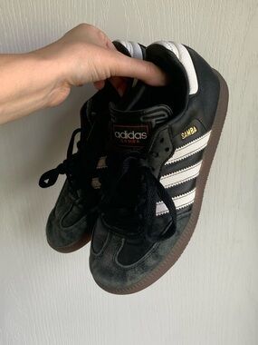 Kids adidas Samba Black & white Low-Top Sneakers size 3.5